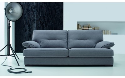 Sofá clásico modelo Dado asientos fijos de la marca Afosxsofa