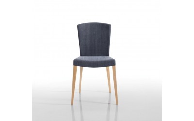Silla de comedor moderna modelo Otis de Modesto Navarro en Valencia
