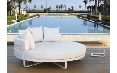 Cama modelo Nerja para exteriores