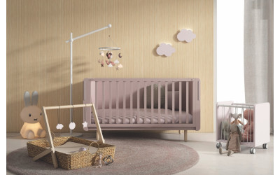 Dormitorio infantil con cuna convertible colección Bamboo de Muebles Ros